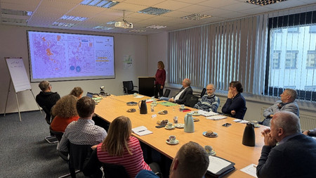 Austausch im Rahmen des ersten Stakeholder Meetings